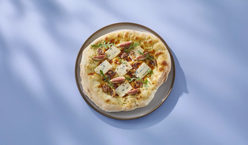 Hvid pizza med blåskimmelost