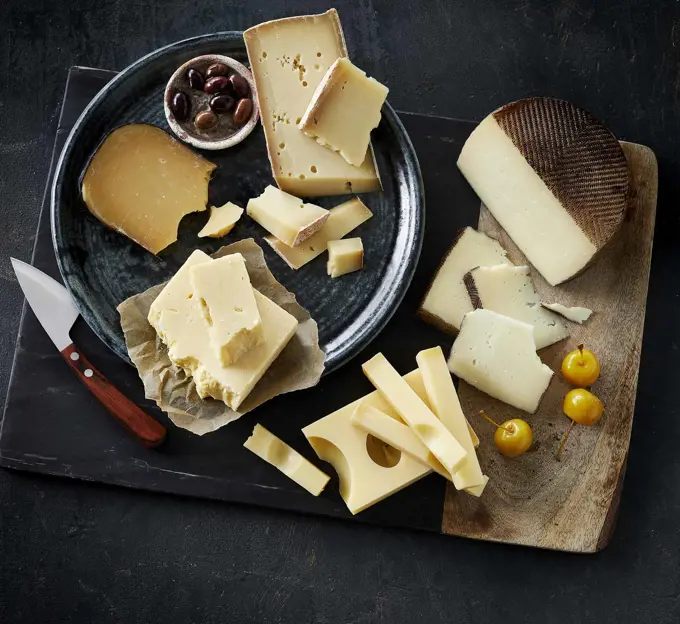 How to throw a cheese tasting party