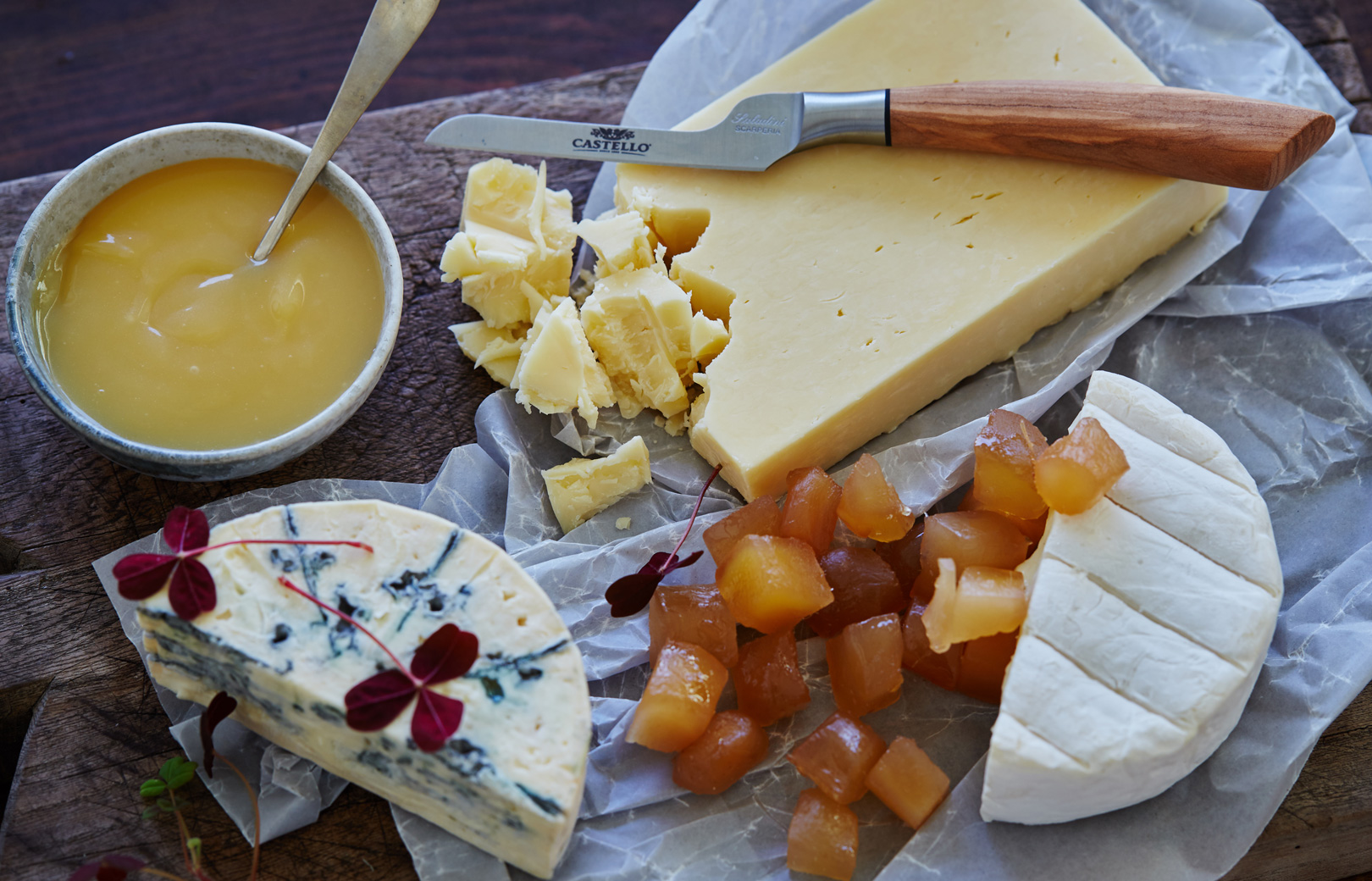 Ostebord med lemon curd og kandiseret ingefær