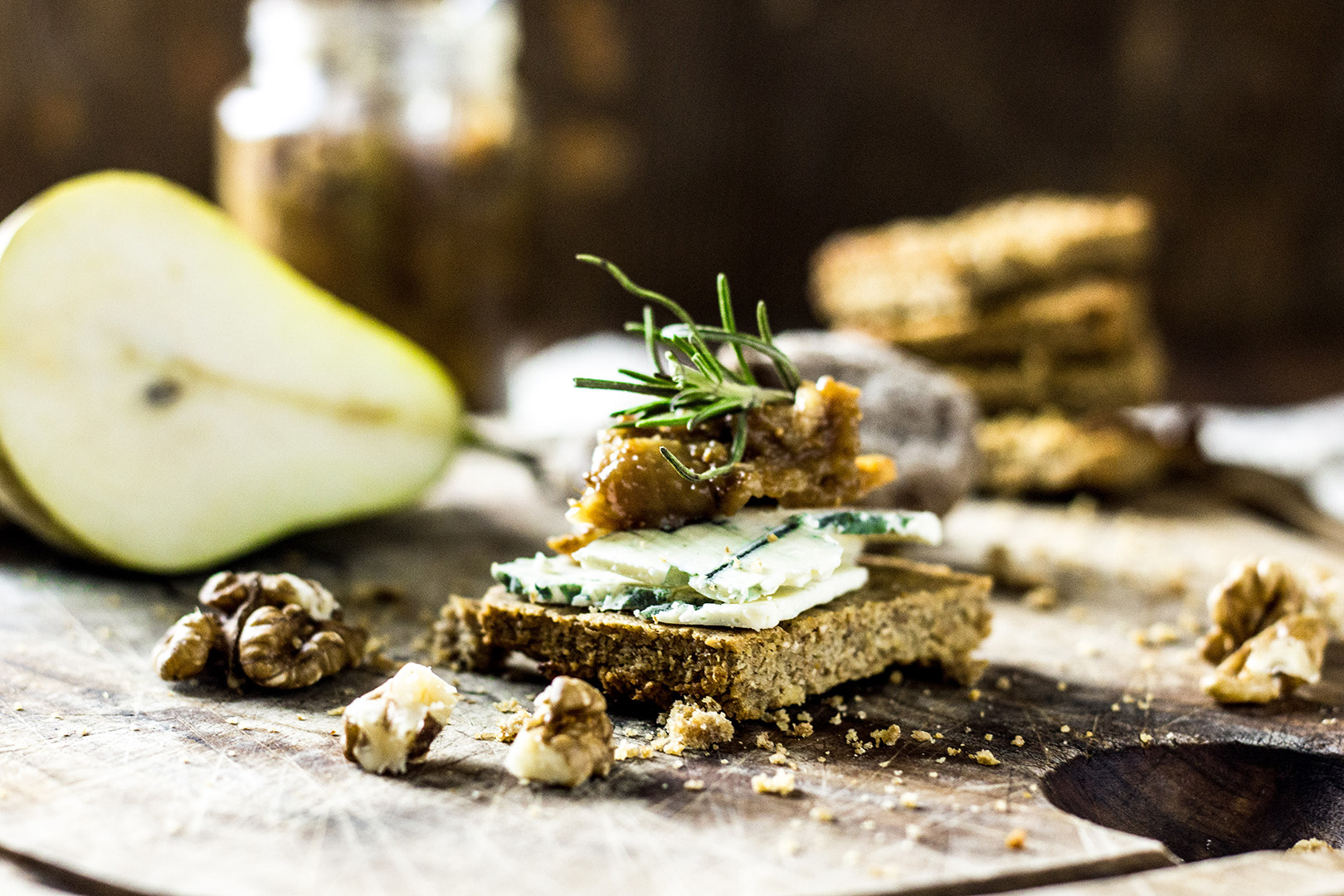 Walnut biscuits with pear-fig jam