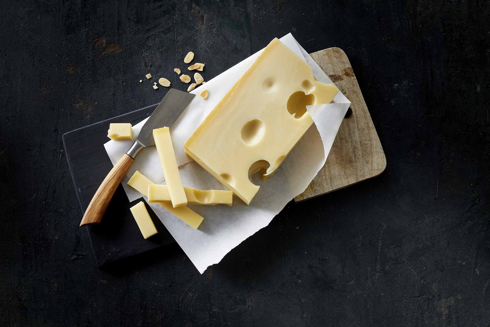 Difference between: Emmental and Gruyere 